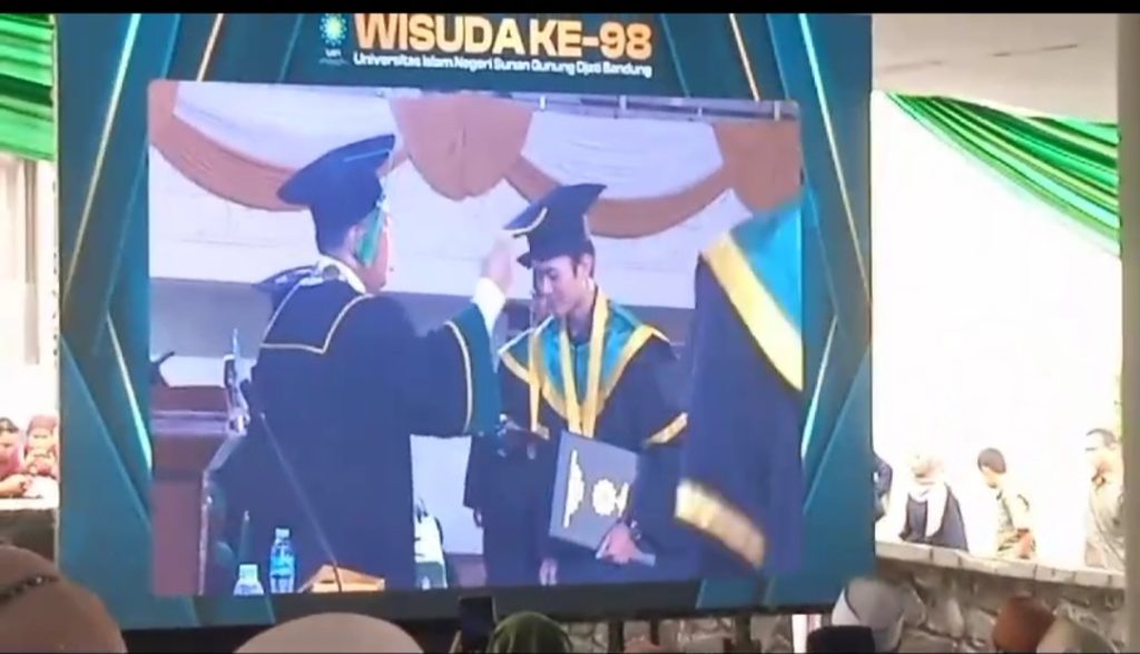 Puncak Kebanggaan: UIN Sunan Gunung Djati (UIN SGD) Bandung Gelar Wisuda ke-98 Tahun 2024