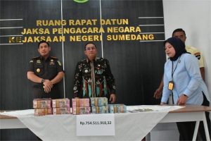 Kejari Sumedang Kembalikan Rp754 Juta Lebih Bayar Proyek PUTR ke Kas Daerah