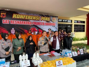 Satnarkoba Polresta Bandung Gagalkan Peredaran Jutaan Obat Keras Tertentu dan Ribuan Botol Miras